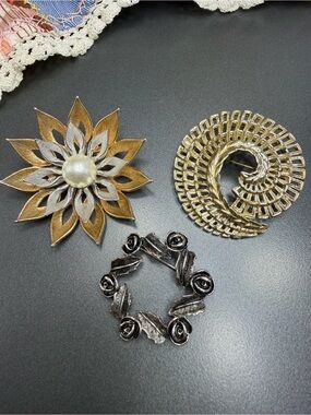 Vintage Sarah Coventry Brooches  #3SARA